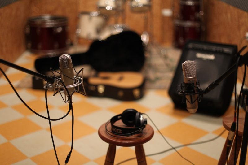【新宿の音楽スタジオまとめ】バンド練習におすすめのスタジオは？料金や機材など徹底比較